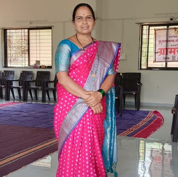 सौ. चंदा लहू कदम सरपंच